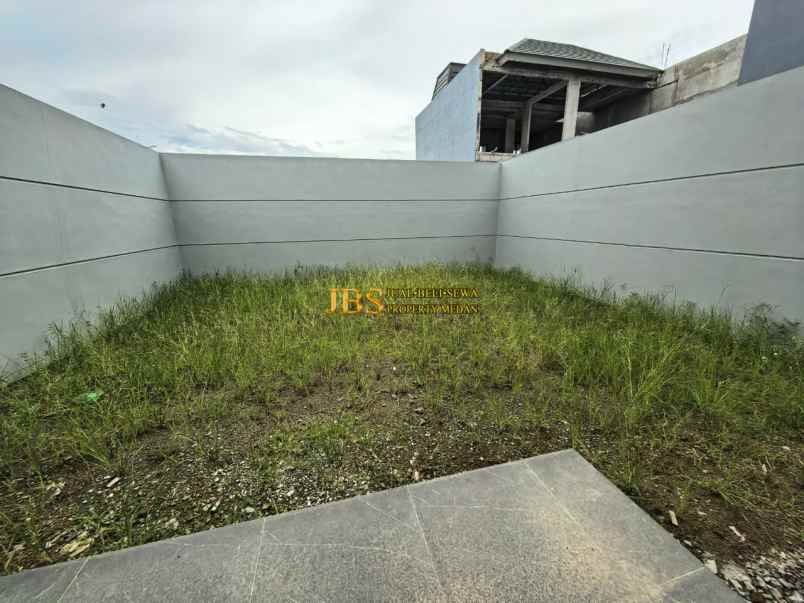 dijual rumah komplek citraland gama