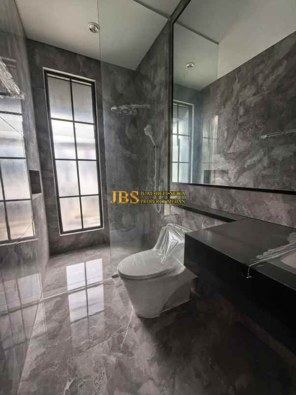 dijual rumah komplek citraland gama