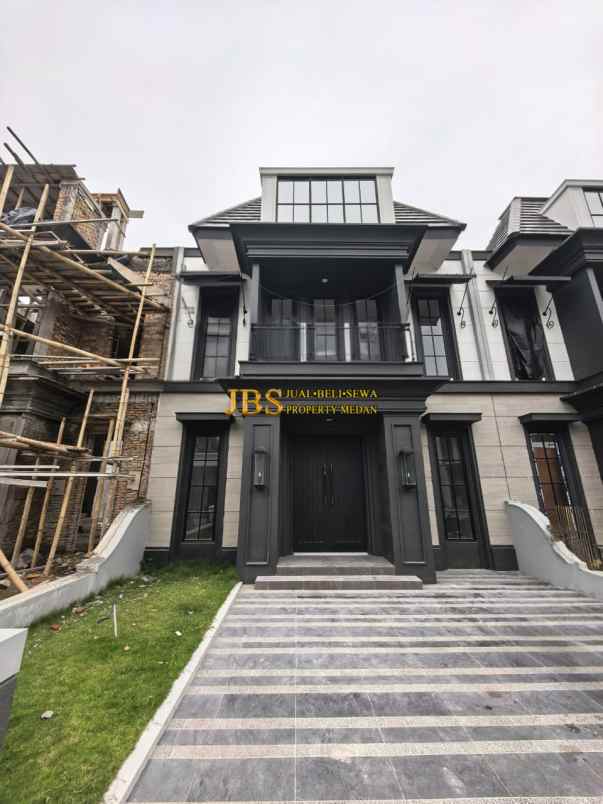 dijual rumah komplek citraland gama