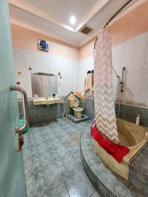 dijual rumah komplek griya riatur jl t