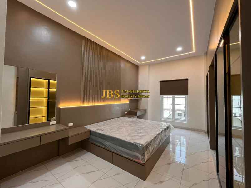 dijual rumah komplek mentari starlight