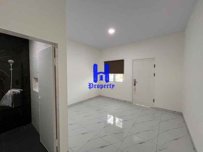 dijual rumah komplek mentari starlight