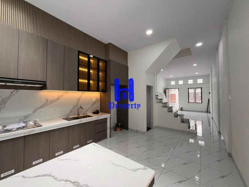 dijual rumah komplek mentari starlight