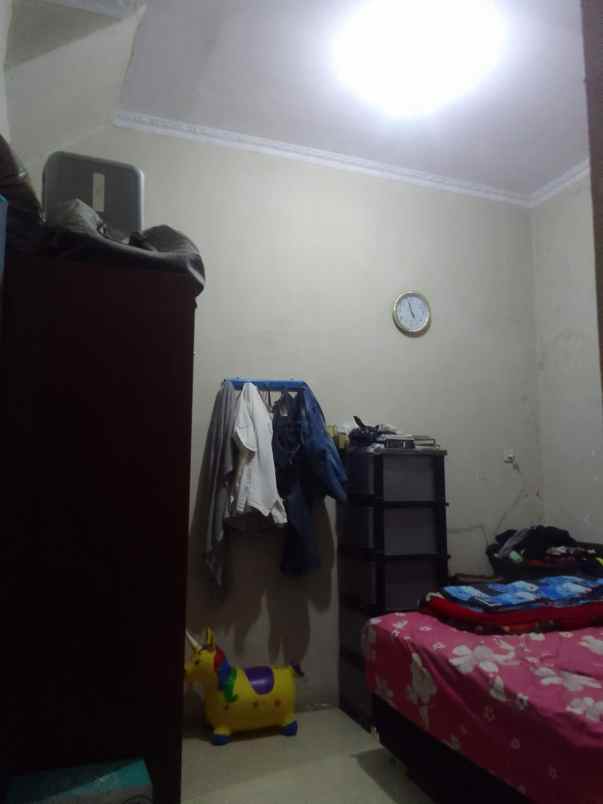 dijual rumah komplek pakusarakan cipageran