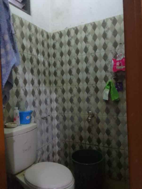 dijual rumah komplek pakusarakan cipageran