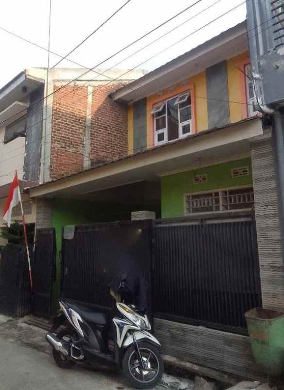 dijual rumah komplek pakusarakan cipageran