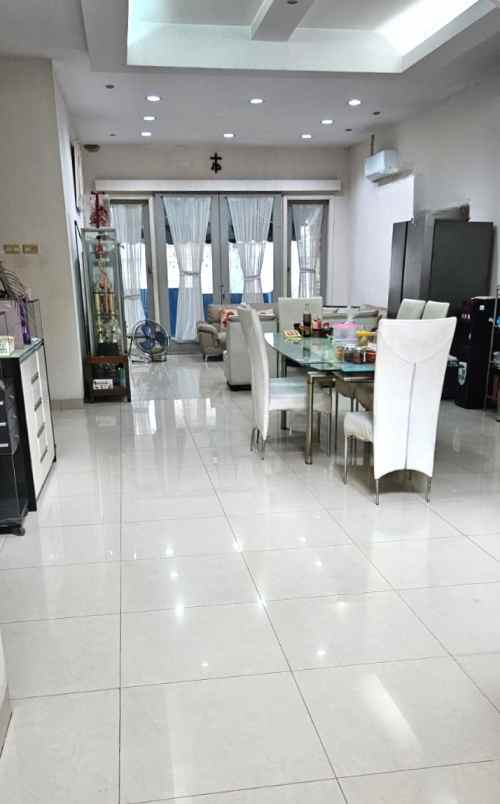 dijual rumah komplek persada sayang