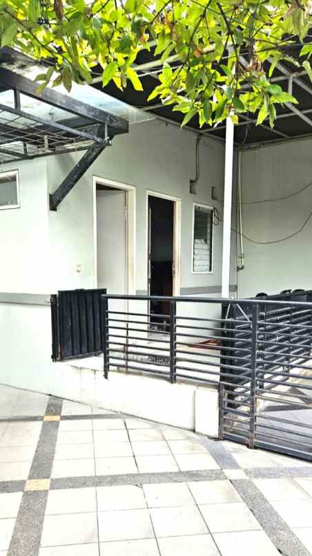 dijual rumah komplek persada sayang