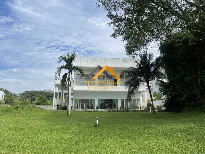 dijual rumah komplek royal sumatra