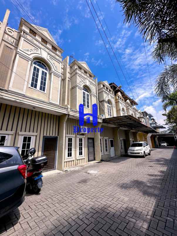 dijual rumah komplek the elegant
