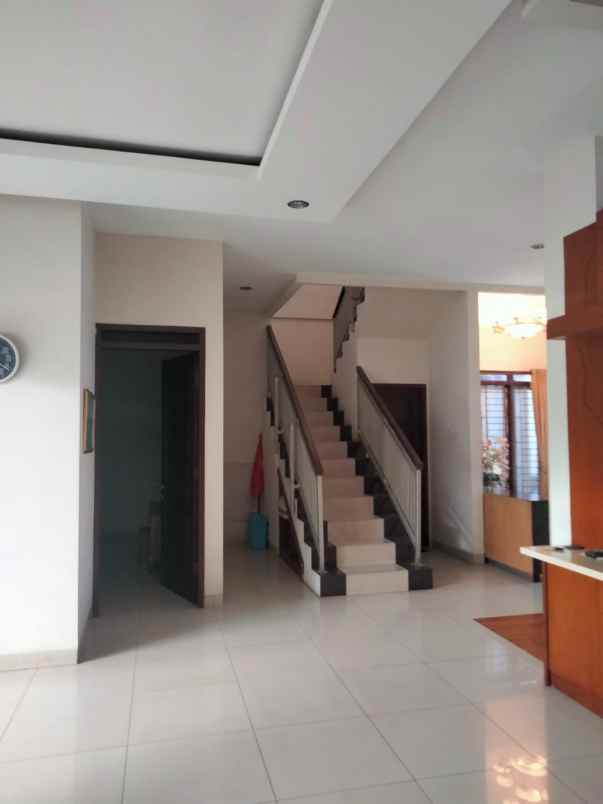 dijual rumah kota bandung turangga
