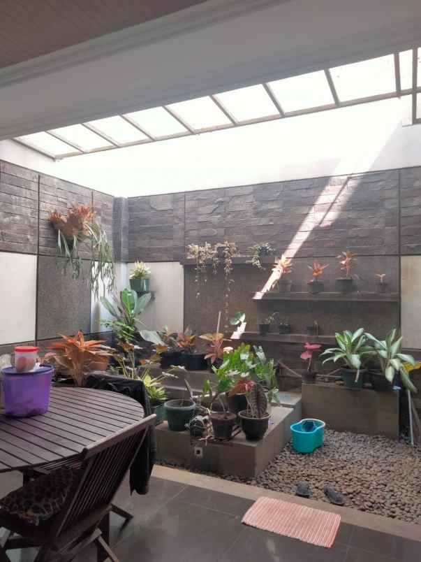 dijual rumah kota bandung turangga