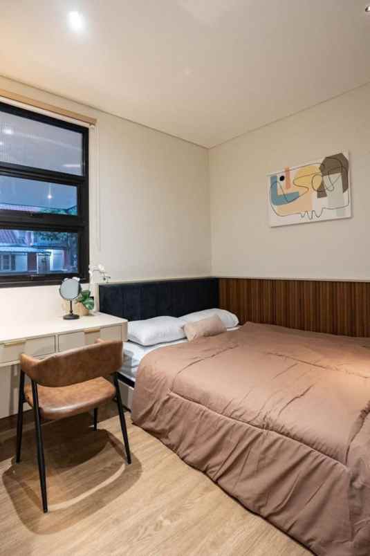 dijual rumah kota baru parahyangab