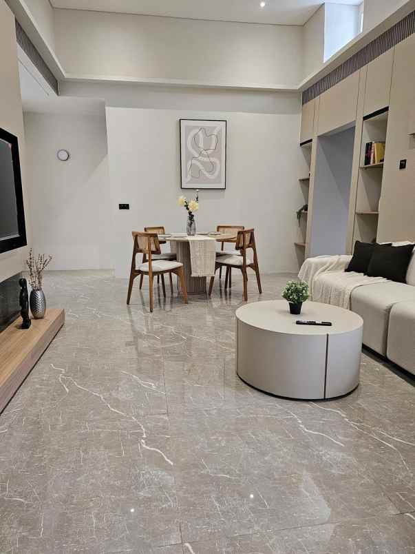 dijual rumah kota baru parahyangab