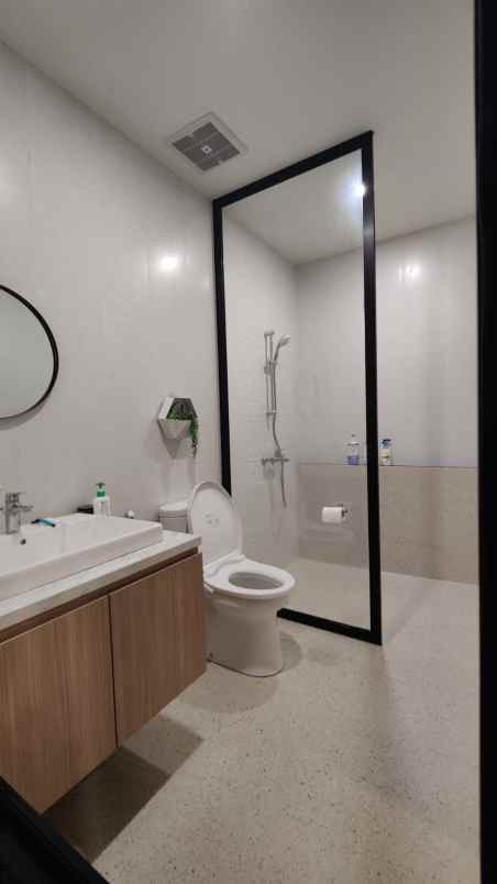 dijual rumah kota baru parahyangan