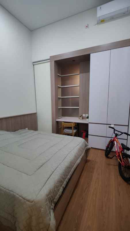 dijual rumah kota baru parahyangan