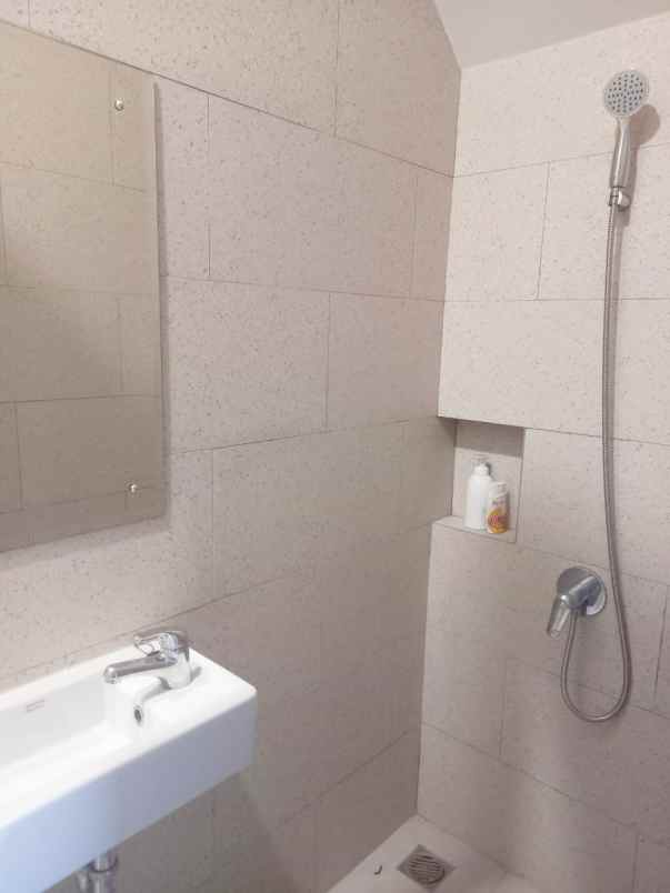 dijual rumah kota wisata cibubur