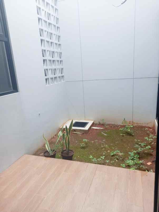 dijual rumah kota wisata cibubur