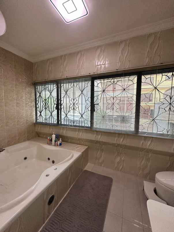 dijual rumah krukut