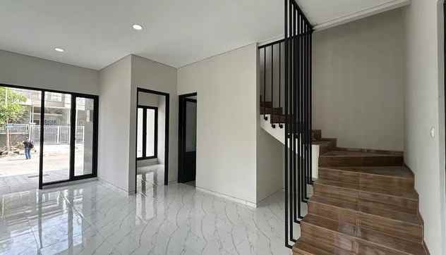 dijual rumah kutisari indah utara