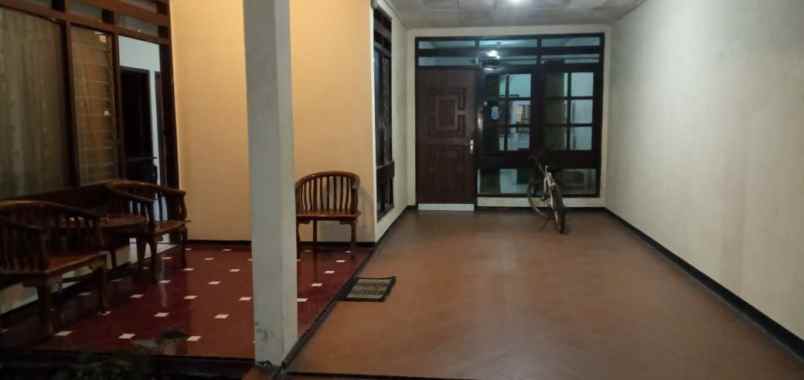 dijual rumah kutisari selatan