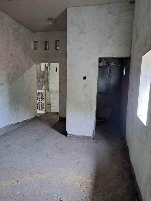 dijual rumah lengkong