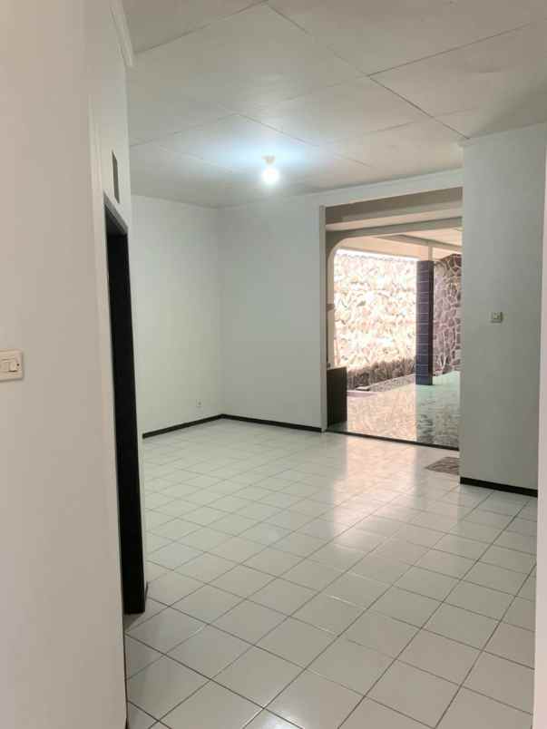 dijual rumah lokasi pbi araya kota malang