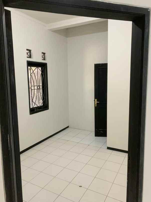 dijual rumah lokasi pbi araya kota malang