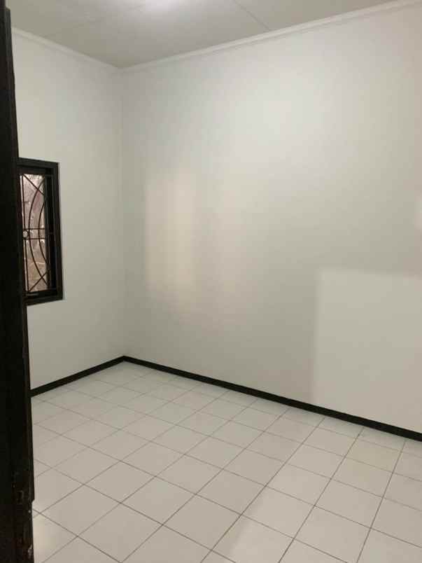 dijual rumah lokasi pbi araya kota malang