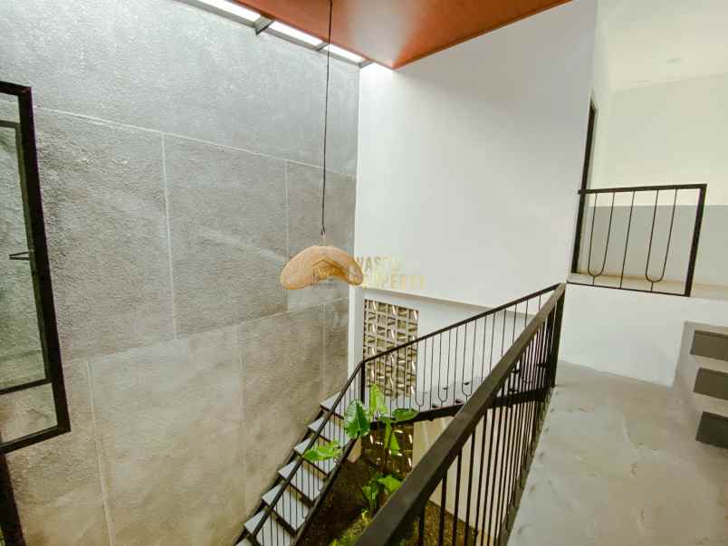 dijual rumah maguwoharjo depok sleman