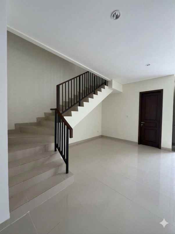 dijual rumah mahogany residence