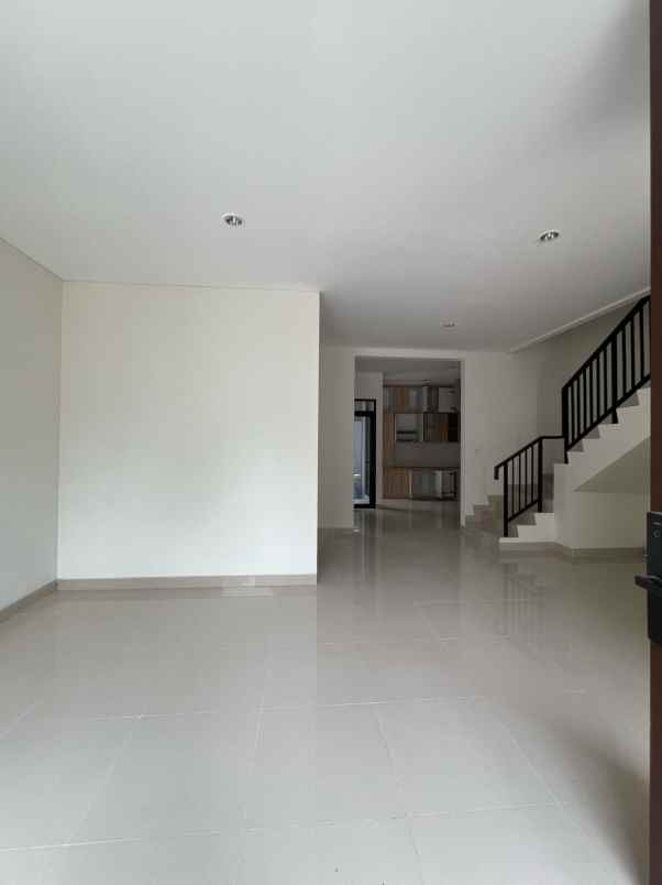 dijual rumah mahogany residence