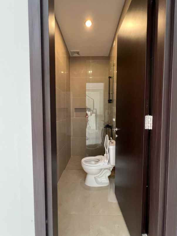 dijual rumah mahogany residence