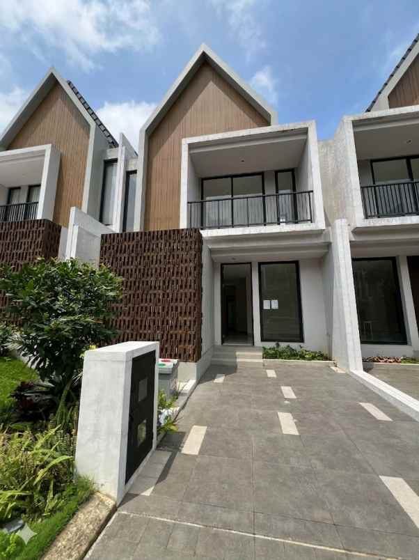 dijual rumah mahogany residence