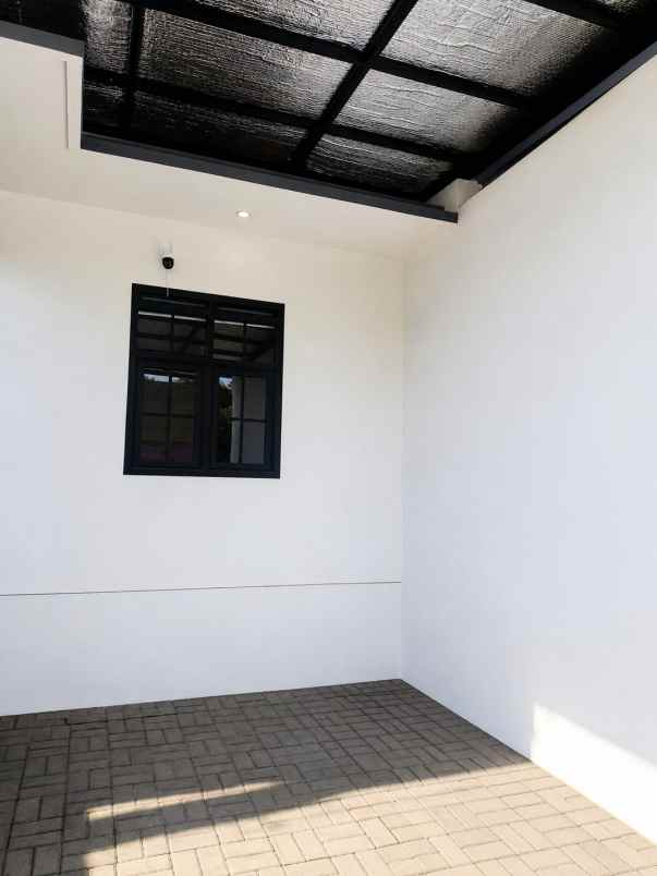dijual rumah mainroad arcamanik