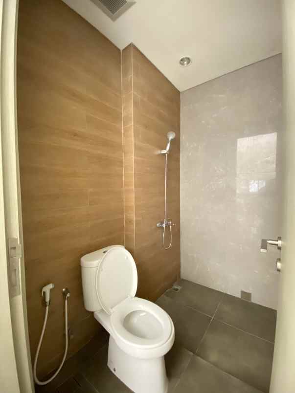 dijual rumah maninjau asya jgc jakarta