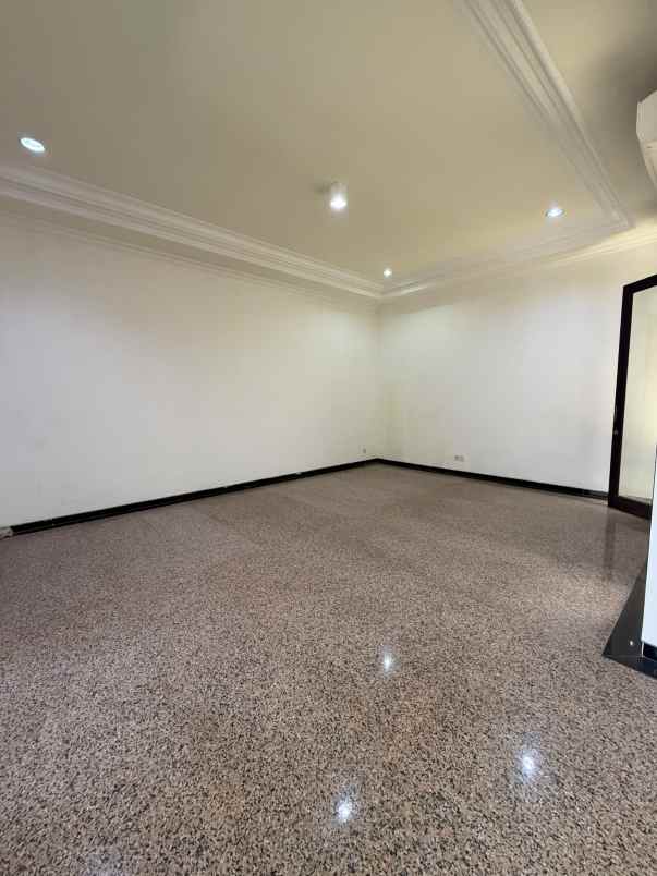 dijual rumah manyar kertoadi