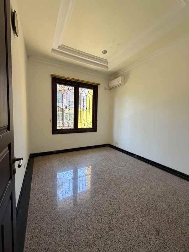 dijual rumah manyar kertoadi