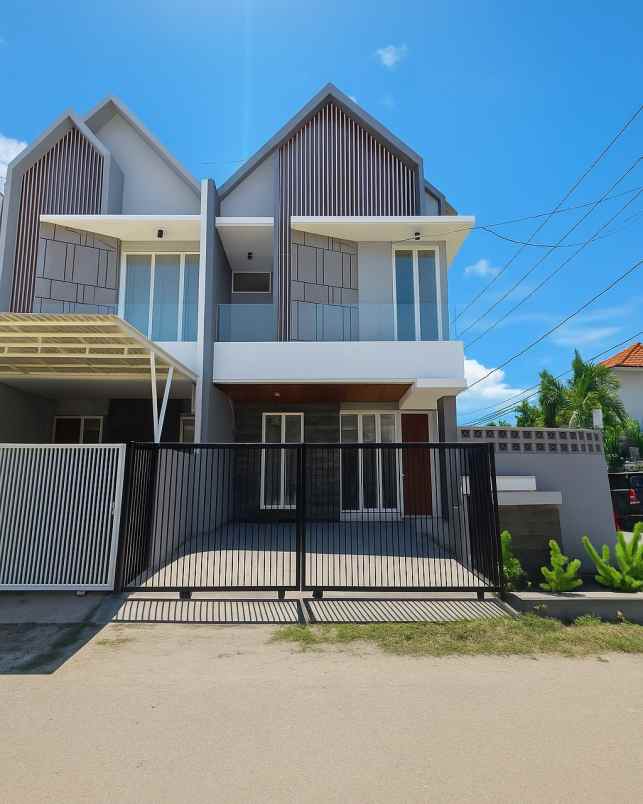 dijual rumah manyar tirtoyoso