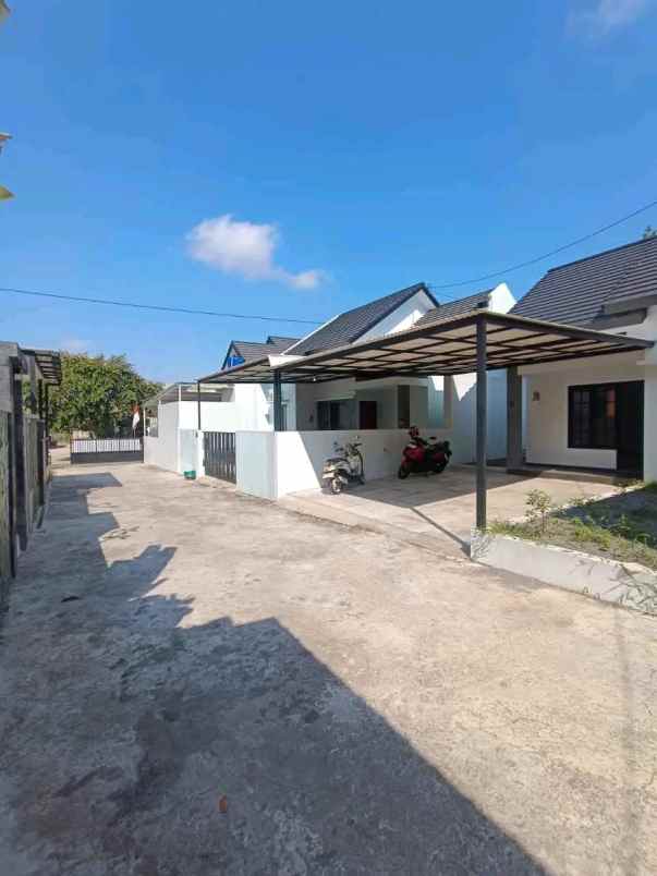 dijual rumah margakaton