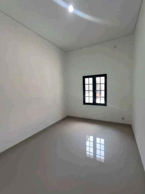 dijual rumah margakaton