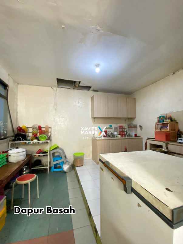 dijual rumah medokan ayu