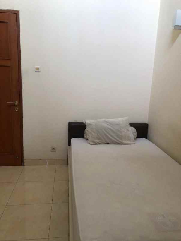 dijual rumah menteng bintaro