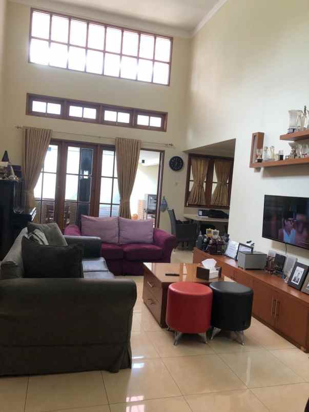 dijual rumah menteng bintaro