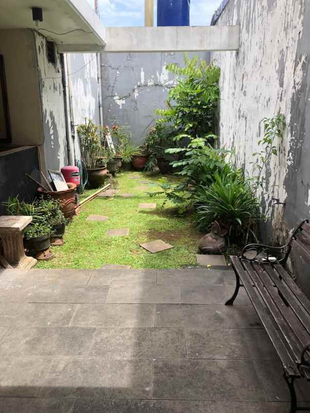 dijual rumah menteng bintaro