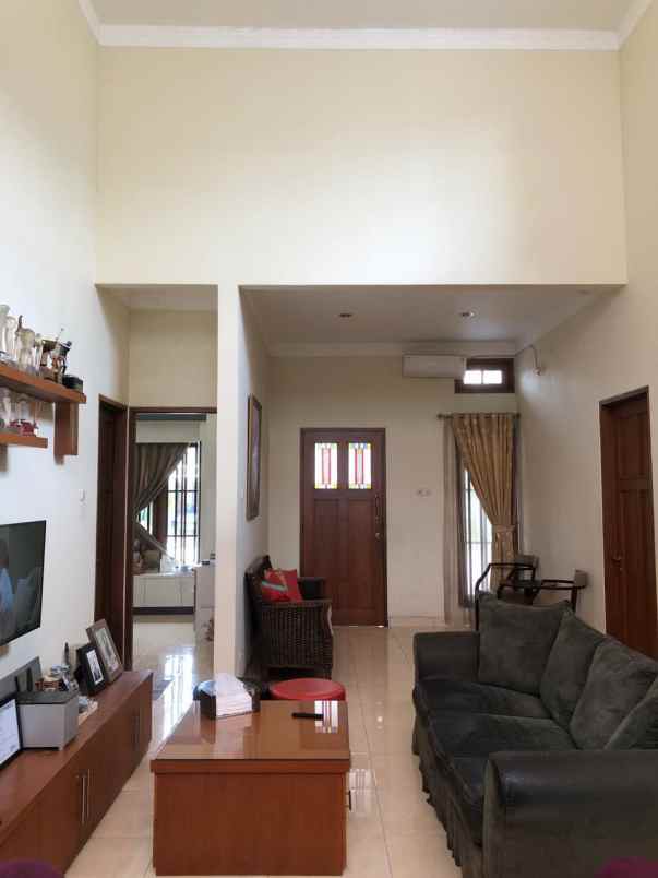 dijual rumah menteng bintaro