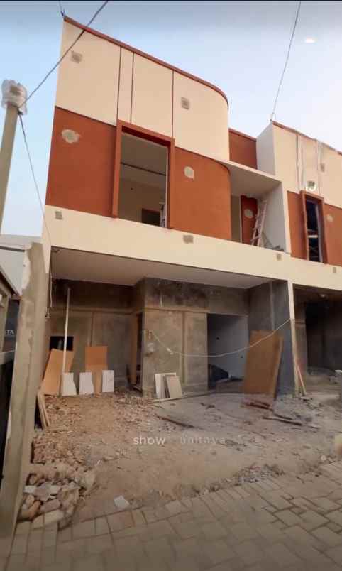 dijual rumah meruyung limo