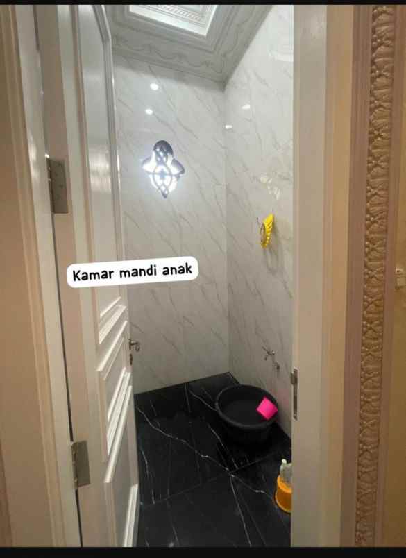 dijual rumah mewah 2 lantai tipe classic di purwakarta