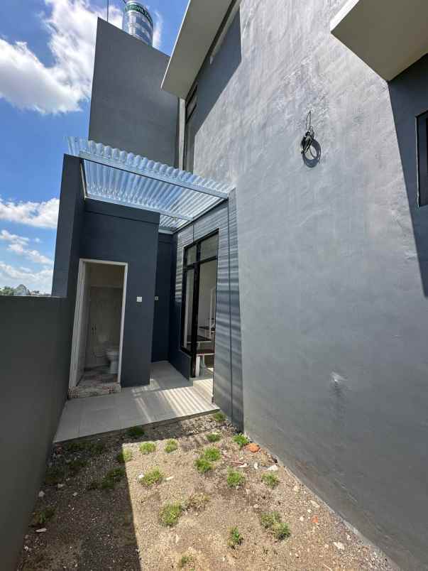 dijual rumah mewah dekat polinema malang