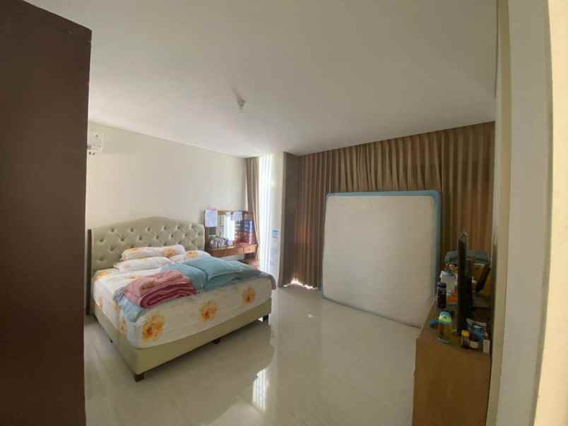dijual rumah mewah grand pakuwon surabaya barat